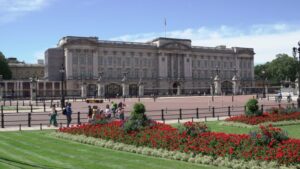 visiting Buckingham palace for your uk bank holiday 2023